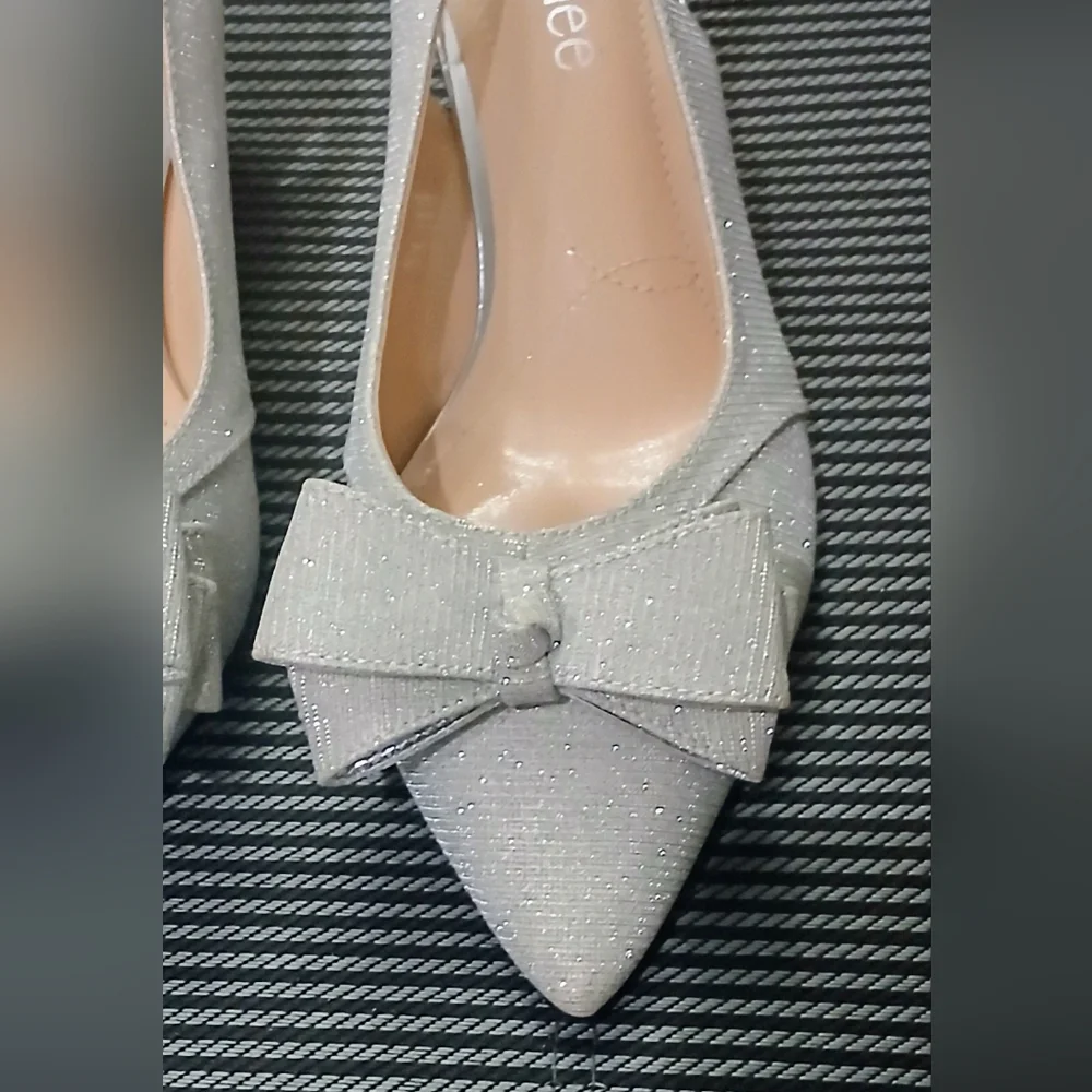 J. Renee SILVER Gabino Pointed Toe w/ BOW, Slingback Pumps *Sz 9.5* NEW, no Tags - Picture 3 of 16